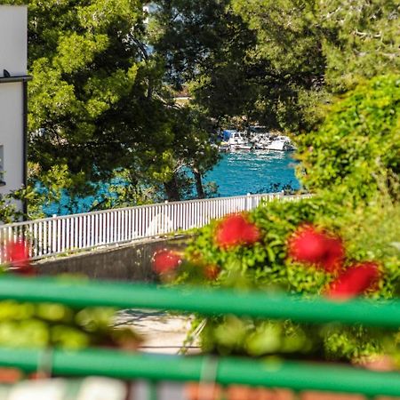 Apartments Vala Zaboric - With Boat Mooring Bagian luar foto