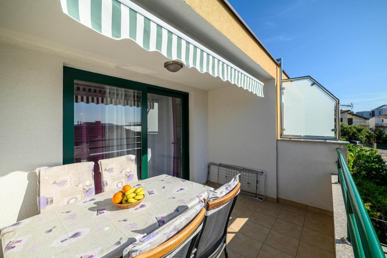 Apartments Vala Zaboric - With Boat Mooring Bagian luar foto