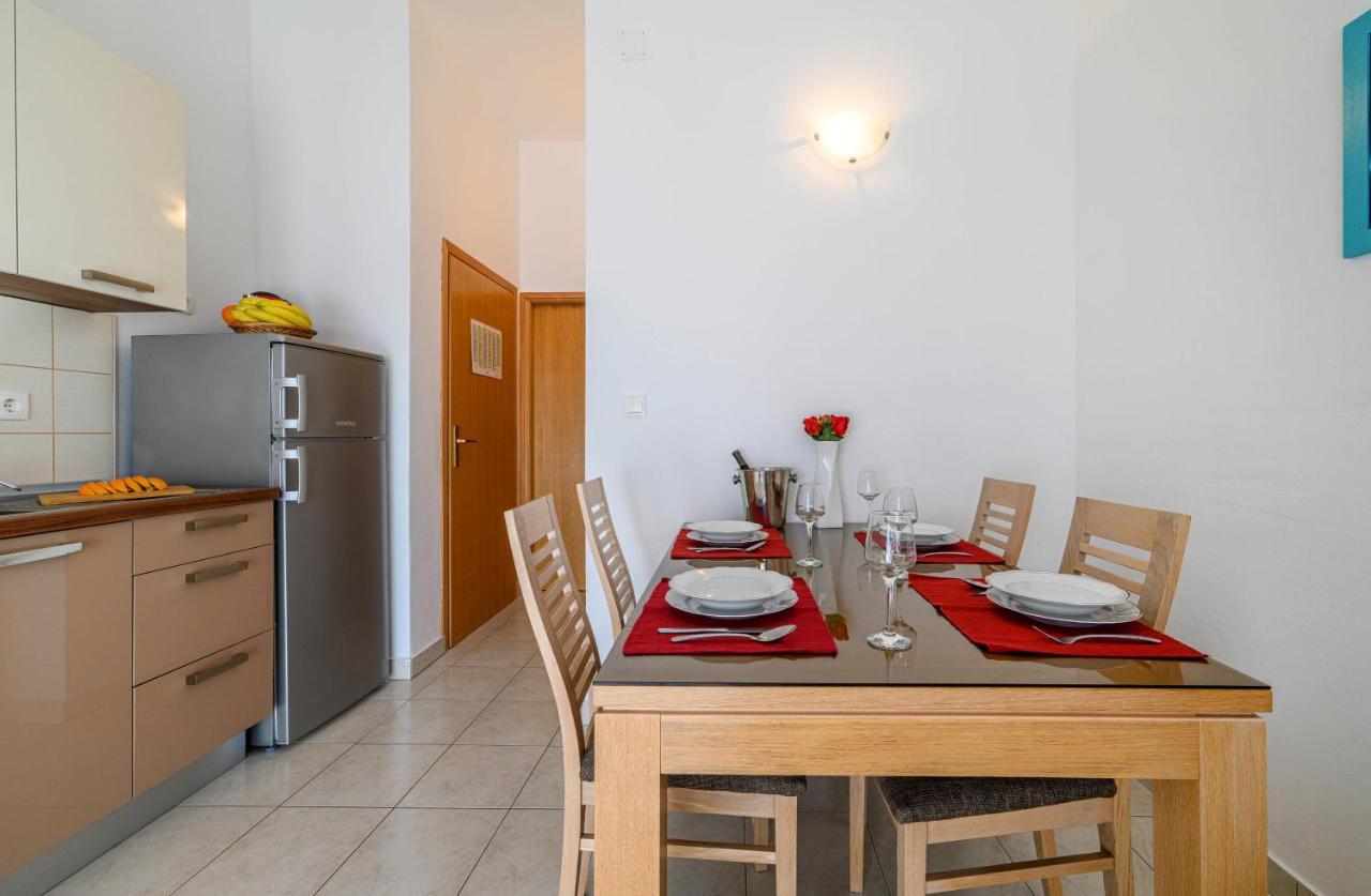 Apartments Vala Zaboric - With Boat Mooring Bagian luar foto