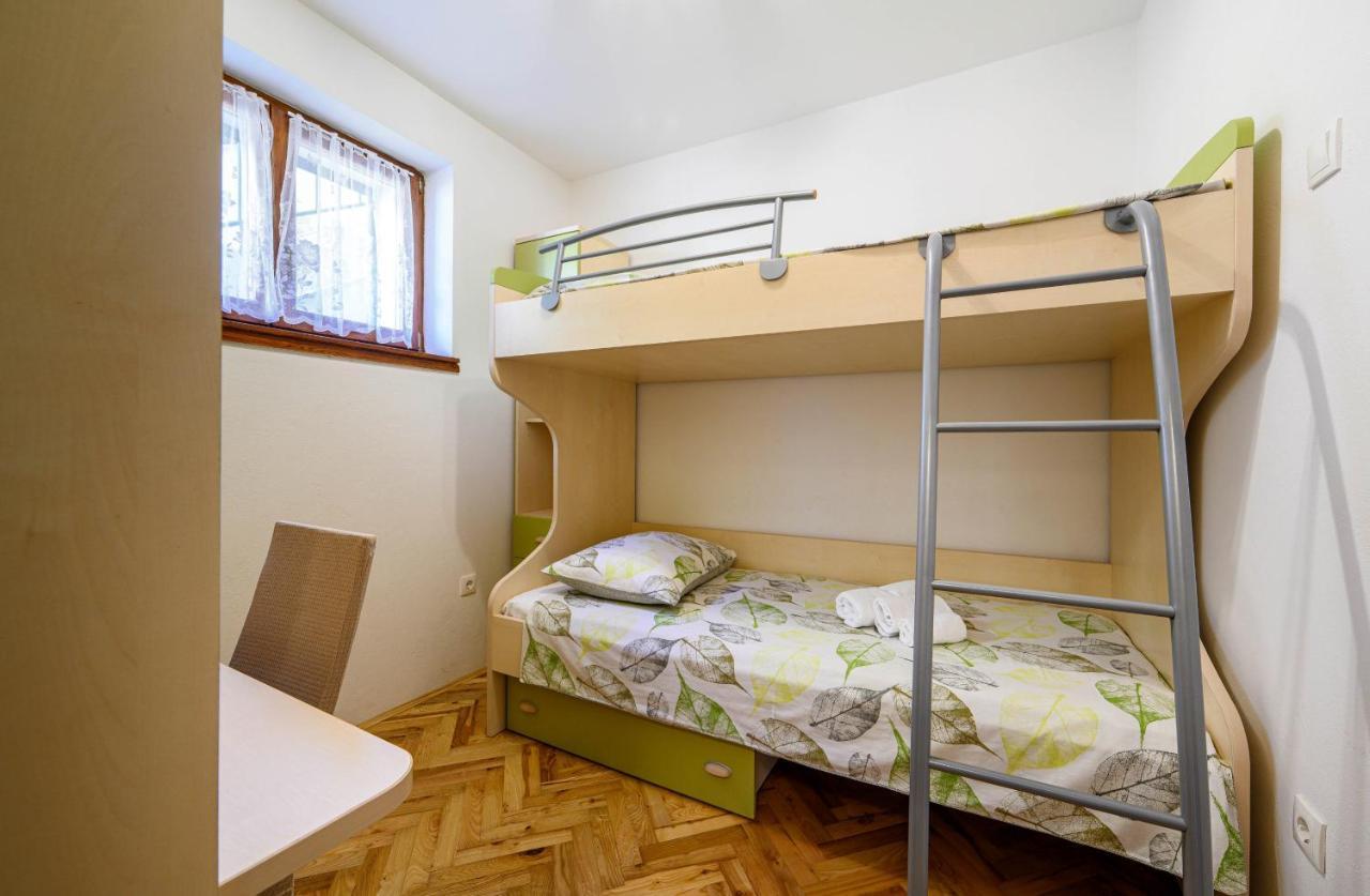 Apartments Vala Zaboric - With Boat Mooring Bagian luar foto