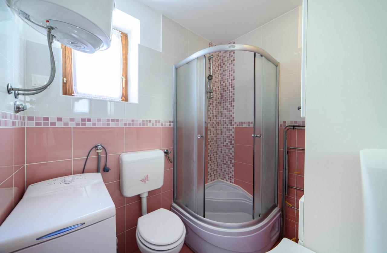 Apartments Vala Zaboric - With Boat Mooring Bagian luar foto