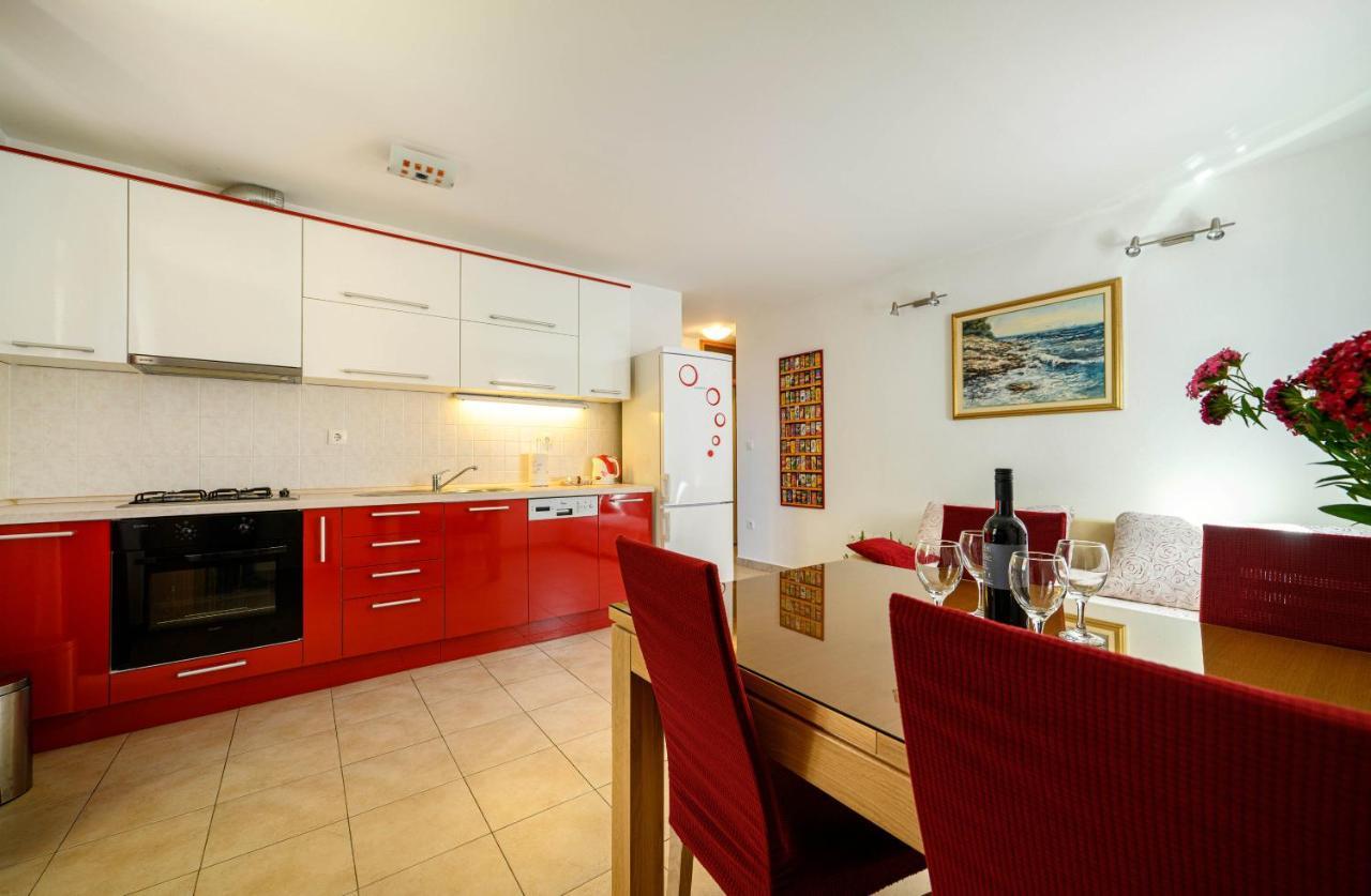 Apartments Vala Zaboric - With Boat Mooring Bagian luar foto