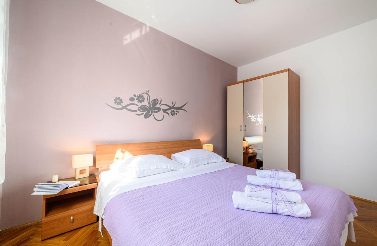 Apartments Vala Zaboric - With Boat Mooring Bagian luar foto