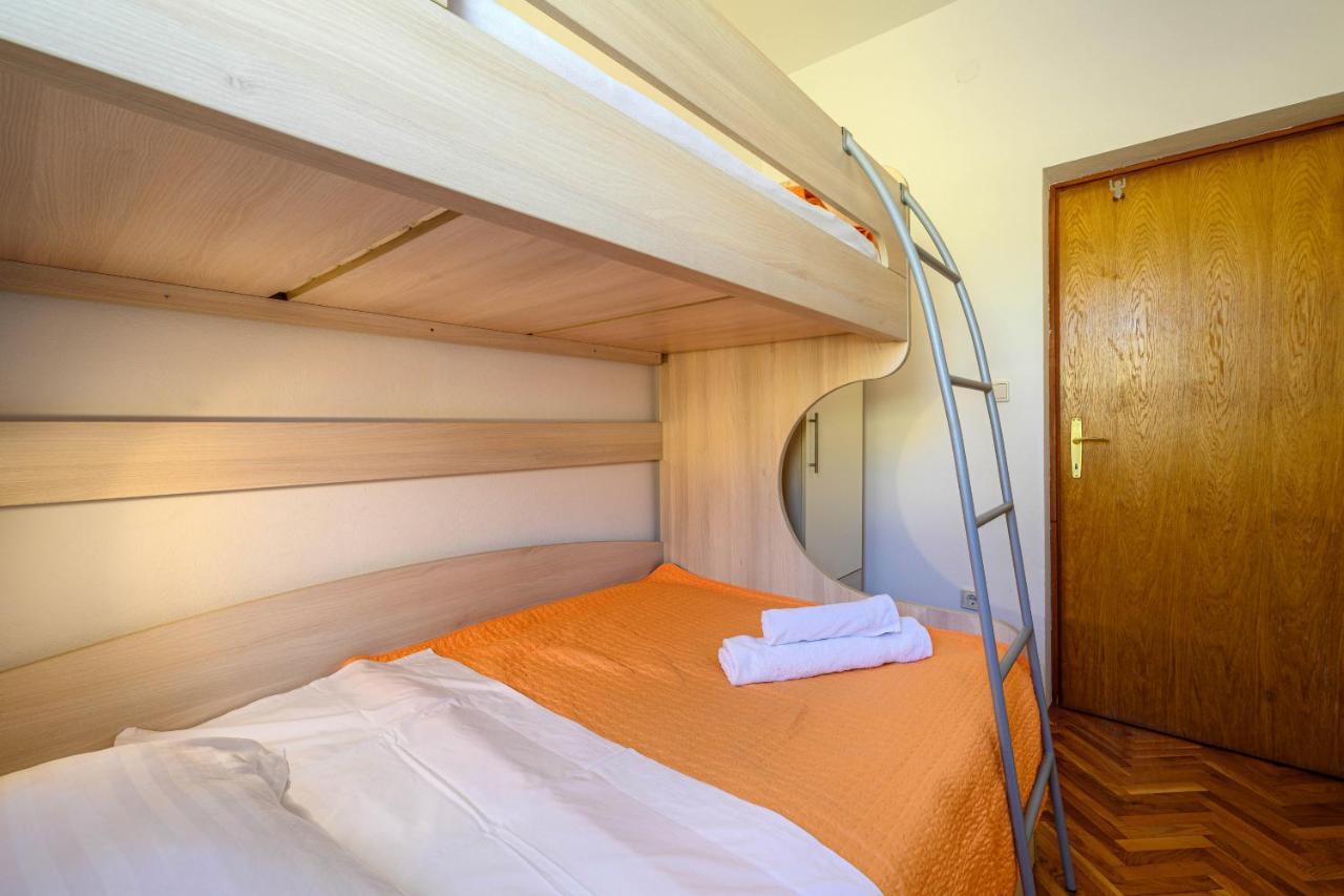 Apartments Vala Zaboric - With Boat Mooring Bagian luar foto