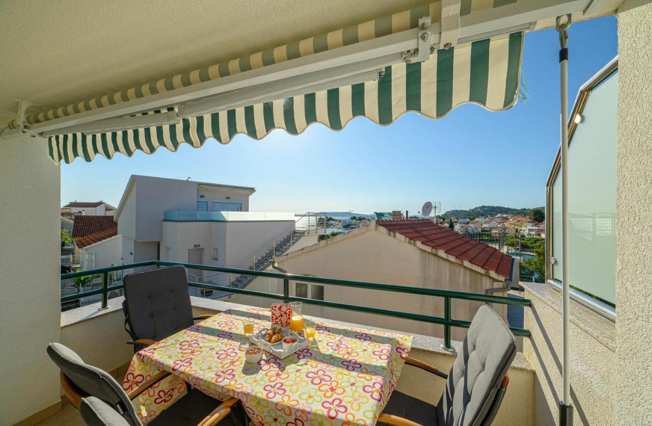 Apartments Vala Zaboric - With Boat Mooring Bagian luar foto