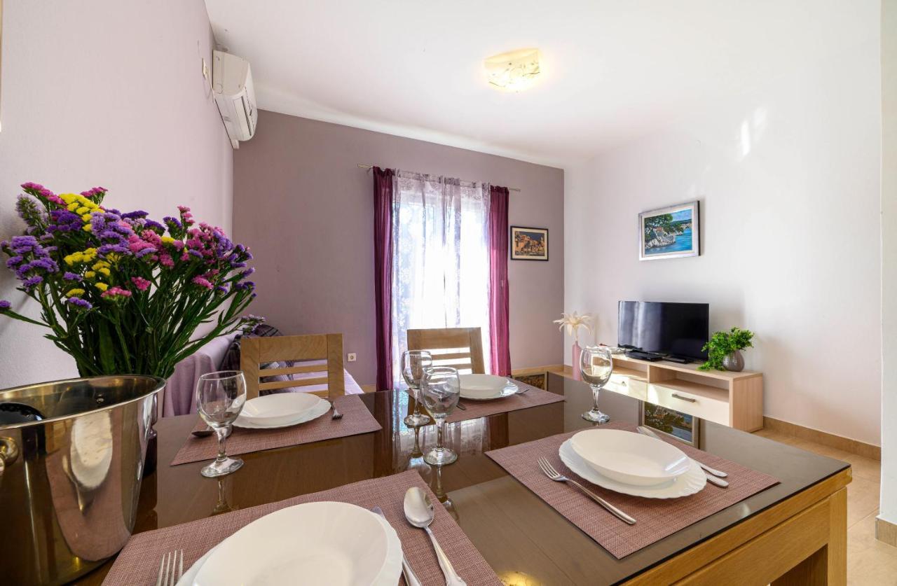 Apartments Vala Zaboric - With Boat Mooring Bagian luar foto