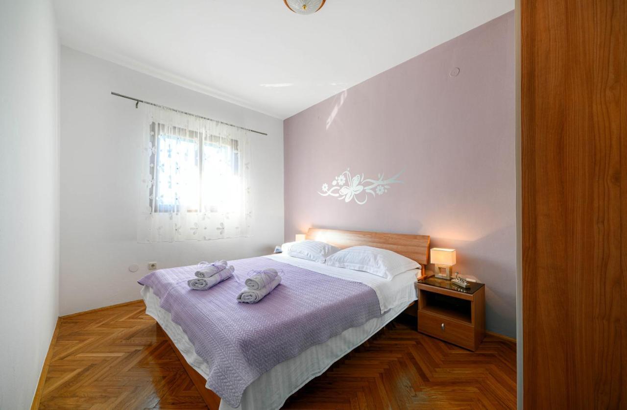 Apartments Vala Zaboric - With Boat Mooring Bagian luar foto